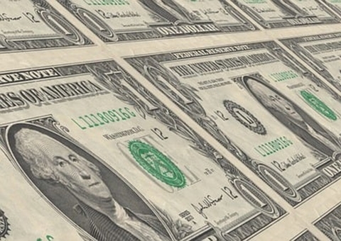 Dólar cai pelo 5º dia seguido e fecha a R$ 5,29