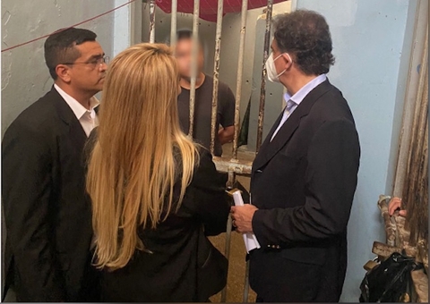 Defensoria cobra banho de sol e água potável para presos de delegacia no Amazonas