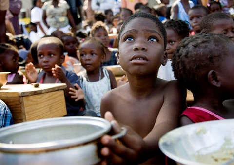 Pandemia fez mais de 118 milhões de pessoas passarem fome em 2020, diz ONU