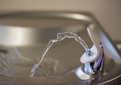 200 funcionários sofrem com vômito e diarreia após ingerirem água de fábrica