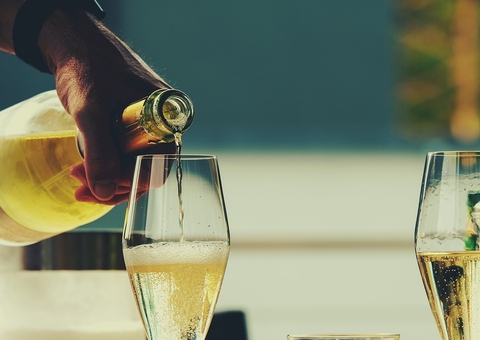 Saiba quanto custa área VIP da Copa com open bar de espumante e petiscos de primeira