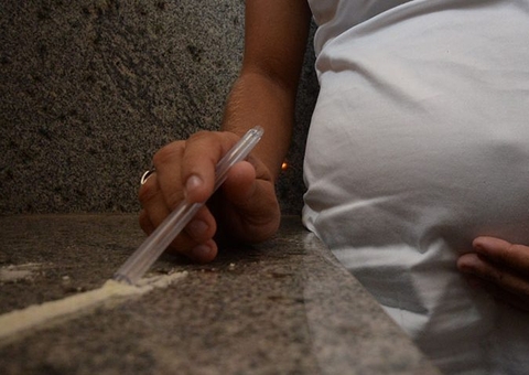 Vacina da UFMG inibe efeitos da cocaína em grávidas, aponta estudo