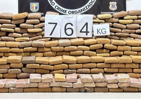 PF prende dupla com 764 kg de maconha na divisa do Amazonas com Roraima