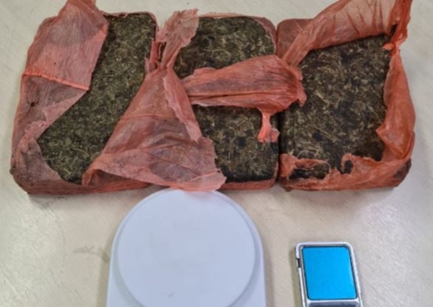 Dupla é presa com drogas escondida em Kitinet em Manaus