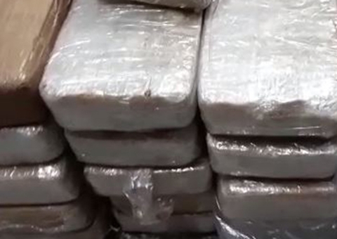 Dupla é presa com espingarda e 35 kg de cocaína no Amazonas
