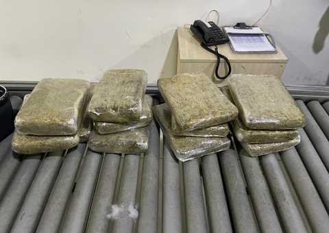 Receita Federal apreende drogas em bagagens no aeroporto de Manaus  