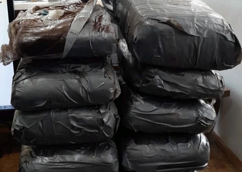 Trio é preso com 11 Kg de drogas escondidos no pneu de carro no Amazonas