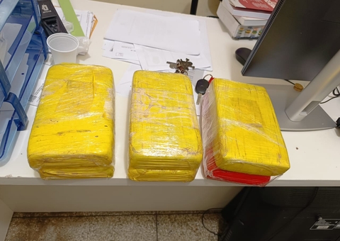 Polícia apreende droga avaliada em R$ 300 mil em lancha no porto de Uarini