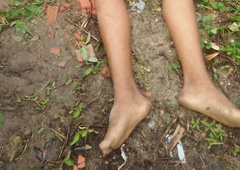 Adolescente perde controle de moto e morre ao colidir com poste em Manaus