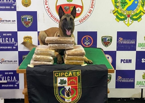 Bagagem com droga avaliada em R$ 120 mil é apreendida em barco no Amazonas