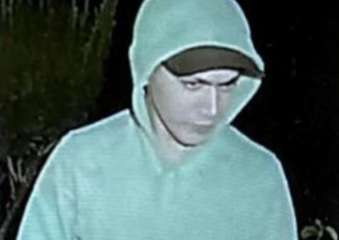 Brasileiro caçado pela polícia dos EUA rouba arma e troca tiros com morador