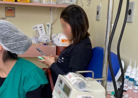 Estudante de medicina é flagrada com cigarro eletrônico durante parto 
