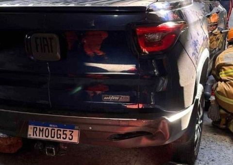 Idosa morre atropelada pelo próprio carro no estacionamento de casa