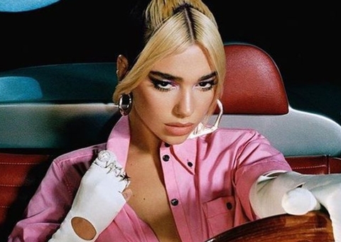 Dua Lipa performa os hits ‘Don’t Start Now’ e ‘Levitating’ no Grammy; Veja