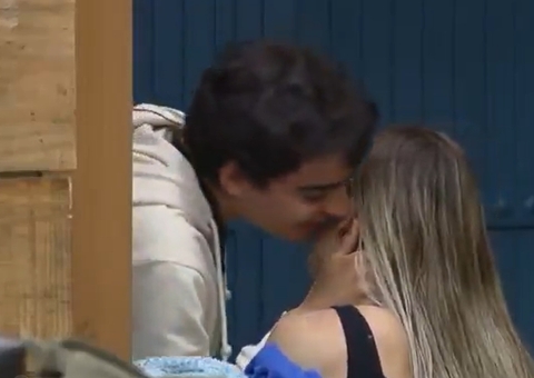 Após noite juntos, Dudu Camargo e Saory se declaram: 'melhor que doce de leite'