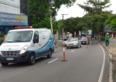 Obra interdita trecho da Avenida Efigênio Sales em Manaus