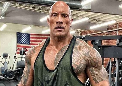 The Rock proíbe armas verdadeiras em seus filmes após acidente com Alec Baldwin