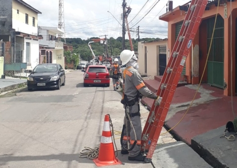 Manutenção em rede elétrica interrompe fornecimento em 5 bairros de Manaus