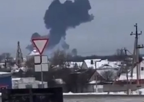 Avião com 65 prisioneiros ucranianos que caiu na Rússia foi abatido pela Ucrânia