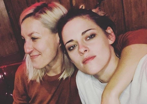 Kristen Stewart confirma noivado com a roteirista Dylan Meyer 