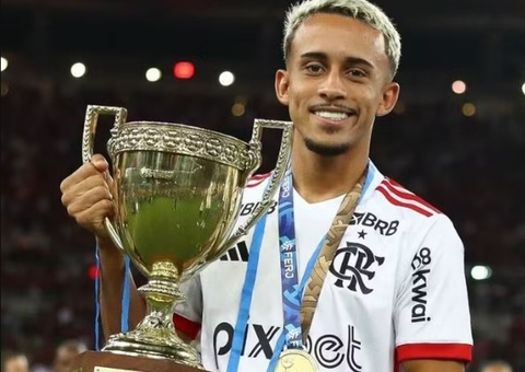 Após ter carro e medalha roubados, jogador do Flamengo diz que recuperou itens