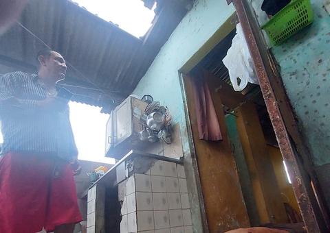 "Ameaçava ela com bastão, dizia que ia matar", diz tia de adolescente feita refém no Centro