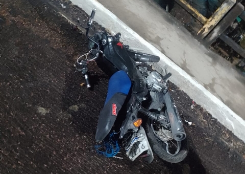 Motociclista de app morre e passageiro fica ferido em acidente na Av. Constantino Nery