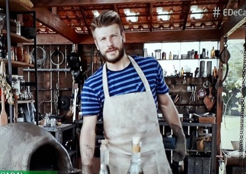 Rodrigo Hilbert faz pizza, mas antes constrói forno à lenha; veja memes