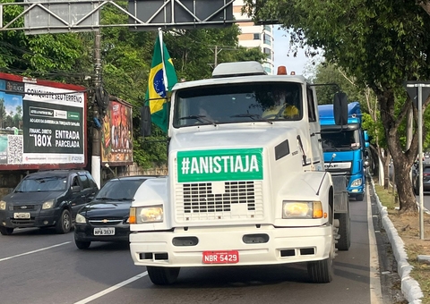 Veja fotos do ato pela anistia na Ponta Negra em Manaus