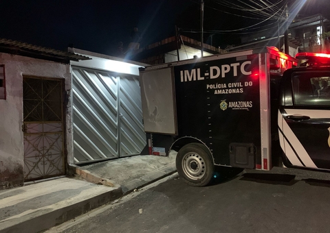 Criminoso entra pelo telhado, mata mulher a facadas e rouba pertences em Manaus