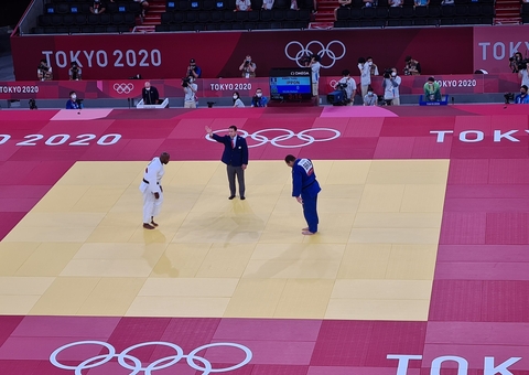 Rafael Silva fica em 7º lugar ao perder para francês em menos de 1 minuto