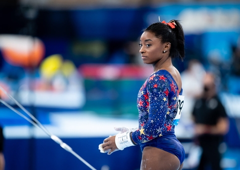 Simone Biles não confirma presença em final individual na quinta-feira