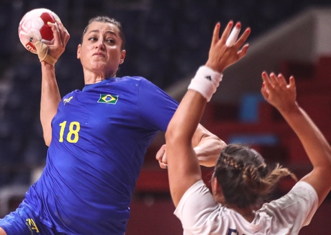 Brasil é derrotado pela França no handebol e está fora das Olimpíadas