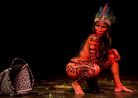 'Aquelas que me habitam': memória, luta, resistência e ancestralidade feminina