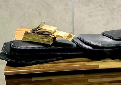 PF prende casal com 5 kg de drogas em malas no aeroporto de Manaus