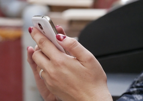 Mulher é presa por suspeita de integrar quadrilha do "golpe do amor"