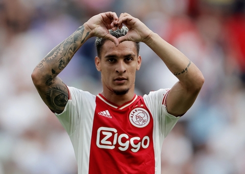 Antony volta a negar acusações de violência contra ex-namorada