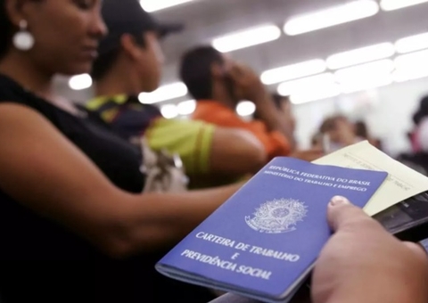 Mulheres recebem salários 19,4% menores que homens, diz relatório do governo