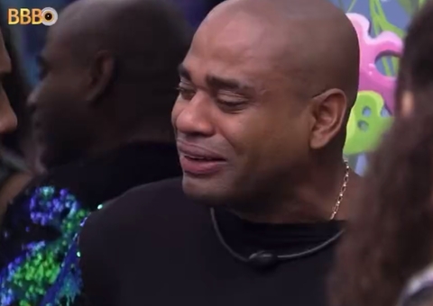 BBB23: Cezar chora copiosamente e é consolado: 'não sei o que vai ser da minha vida'