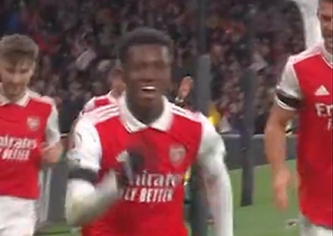 Substituto de Gabriel Jesus faz golaço e Arsenal vence West Ham