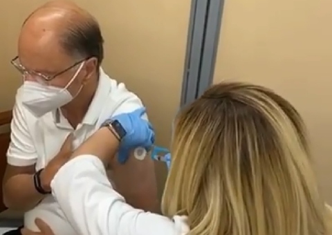 Edir Macedo é vacinado contra Covid em Miami após polêmicas em pandemia