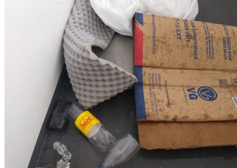 Lixo jogado por acompanhantes em teto de hospital de Manaus causa vazamento