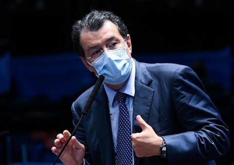 Eduardo Braga derruba MPs que ameaçavam Zona Franca de Manaus