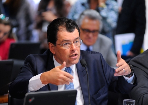 Braga entra com ação contra STF sobre novos medidores de energia no Amazonas