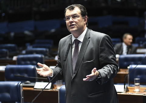 Eduardo Braga defende ampliação de empréstimos para aposentados 