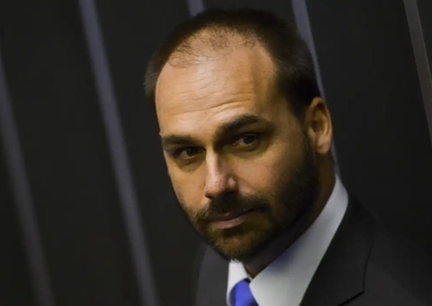 PGR afirma que deputados não podem pedir prisão de Eduardo Bolsonaro