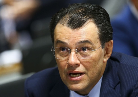 Braga cobra a Pazuello medidas mais efetivas de combate à pandemia no AM