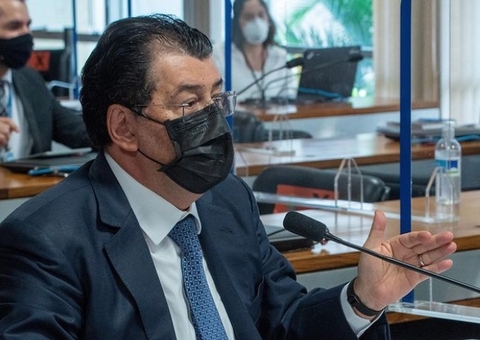 Eduardo Braga pede que população redobre cuidados para evitar 3ª onda