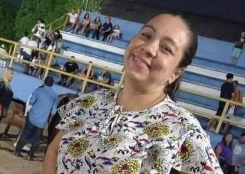 Amigos de mulher esmagada por carro fazem protesto pedindo prisão de motorista em Manaus