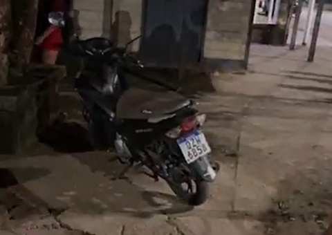 Funcionária pública é atropelada por adolescente que aprendia a pilotar moto em Itacoatiara